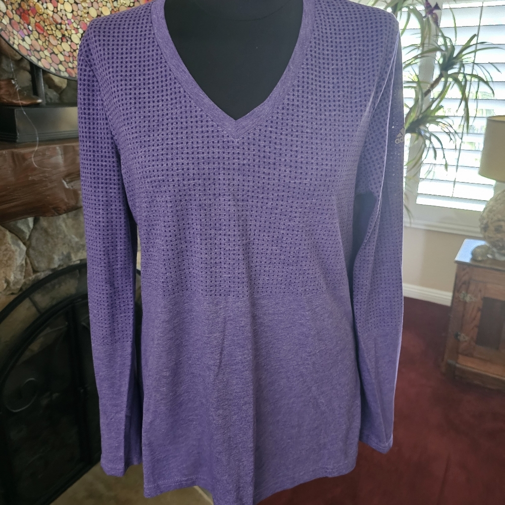2 Womens ADIDAS Aeroknit long sleeve v neck knit top